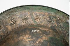 Etikett zu Bronzebreitrandschale (NHMW-PRAE-023690)